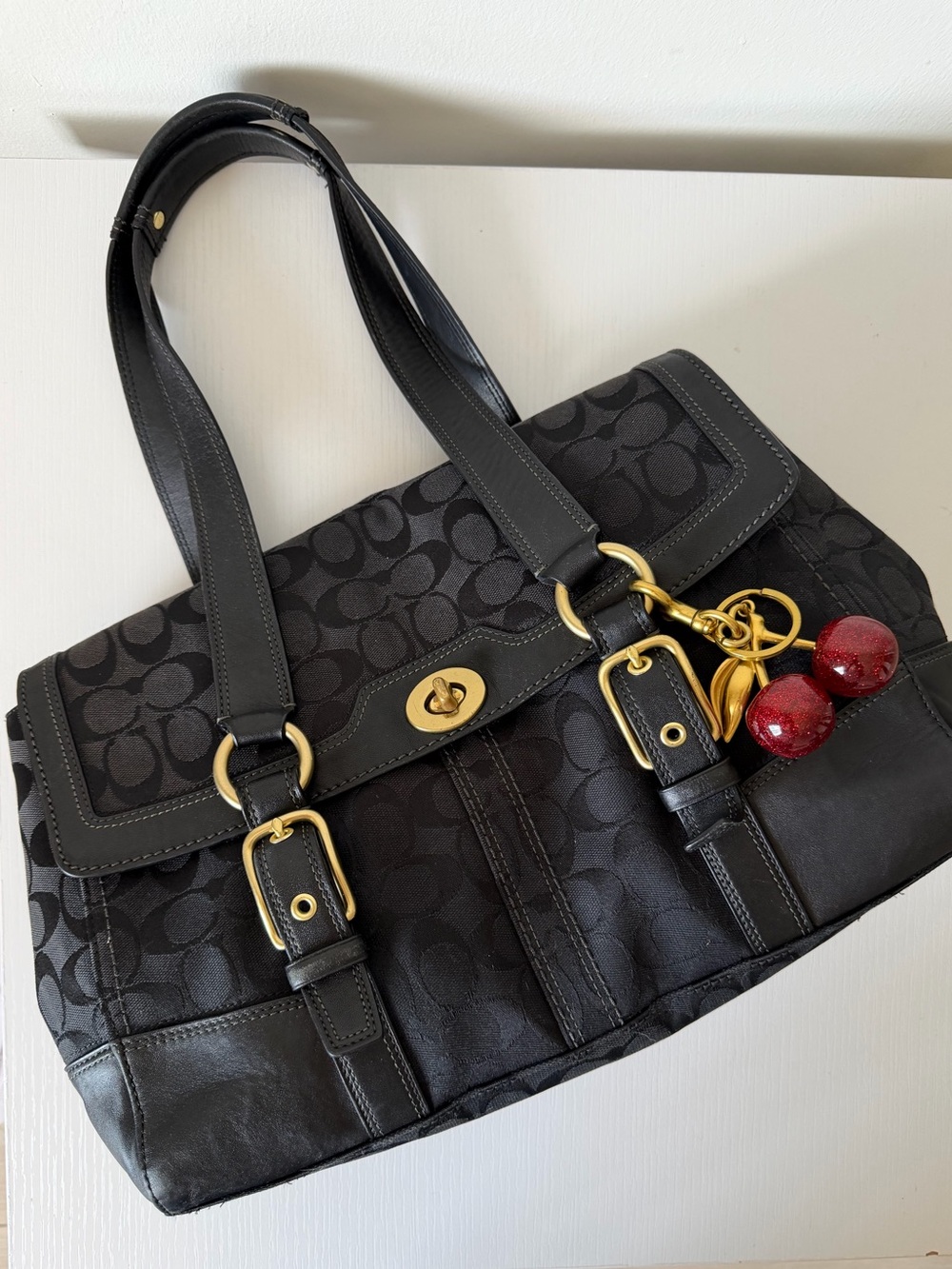 Coach Signature Hampton Flap Bag 11061 - Picture 6 of 9